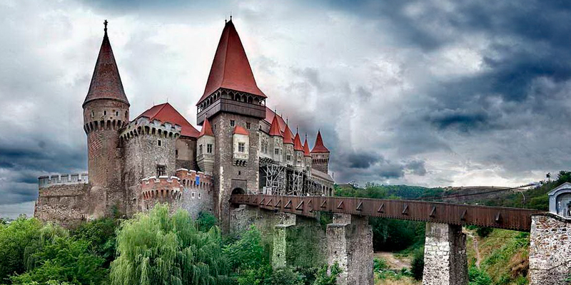 Замок Корвінів Румунія