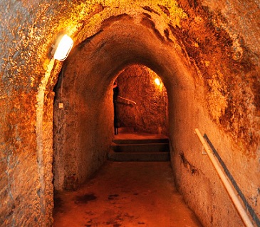 підземний-тунель